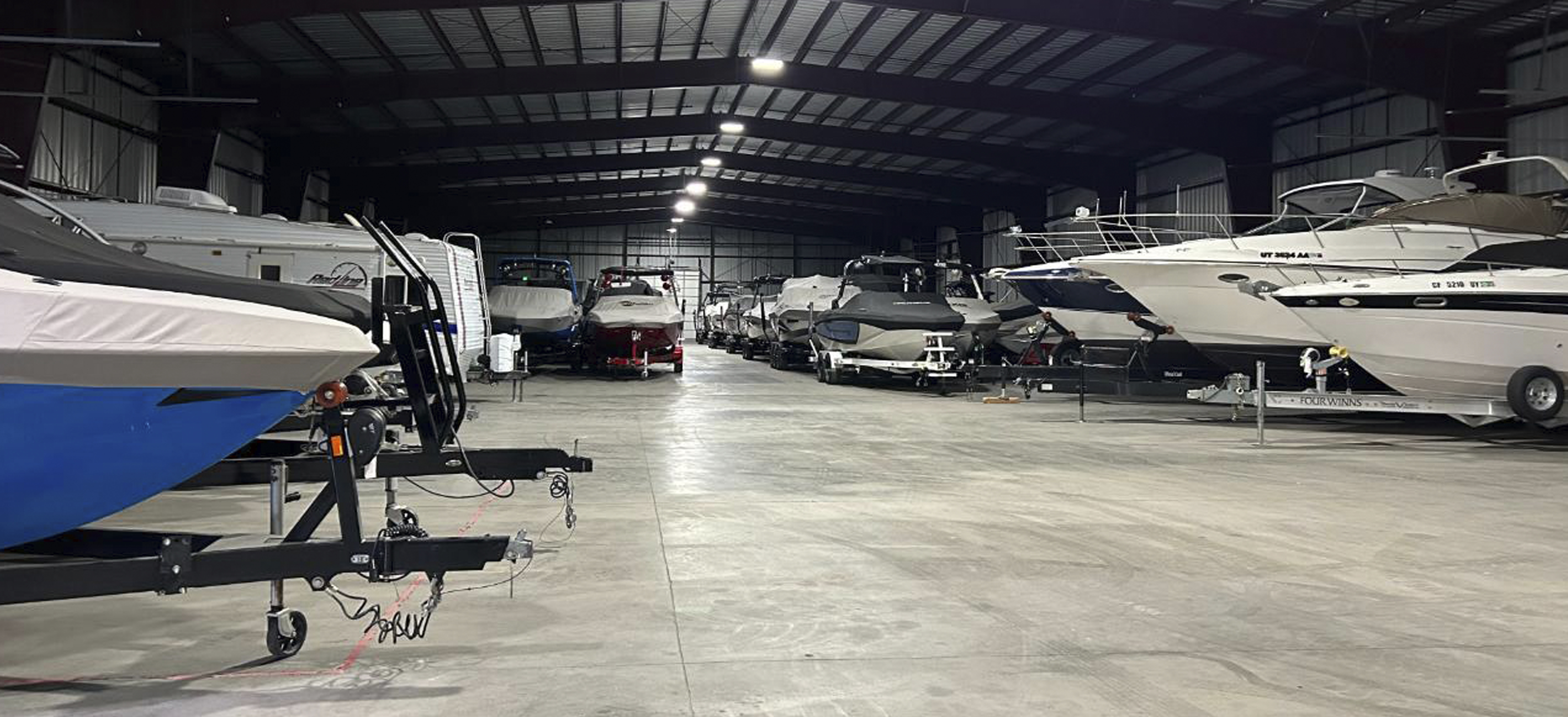 Guardamuebles Premium y Aparcamiento de Vehículos en Dénia